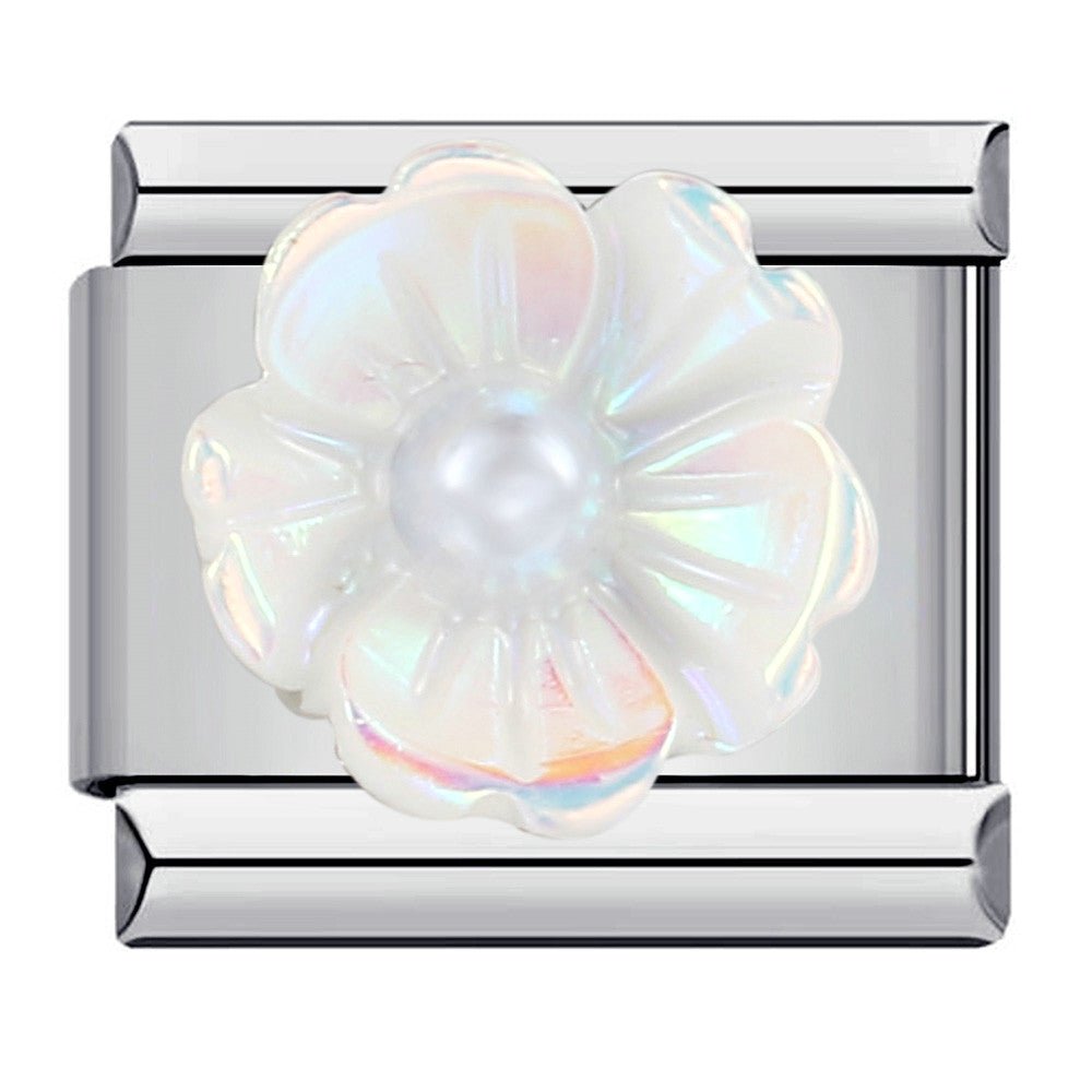 Flower with pearl [ref:55610743259414]